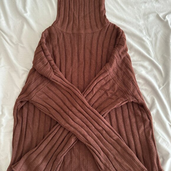 Chunky turtleneck sweater in chocolate brown - Picture 2 of 3